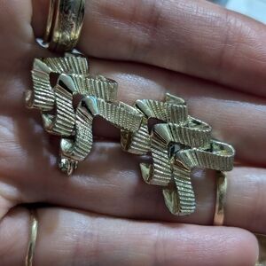 Elegant Gold-Tone Women's Earrings Coro Clip On Vintage